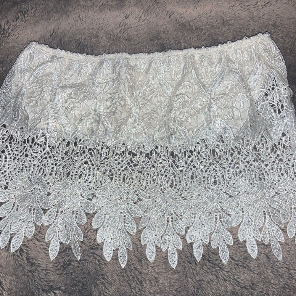 Boutique lace crop
